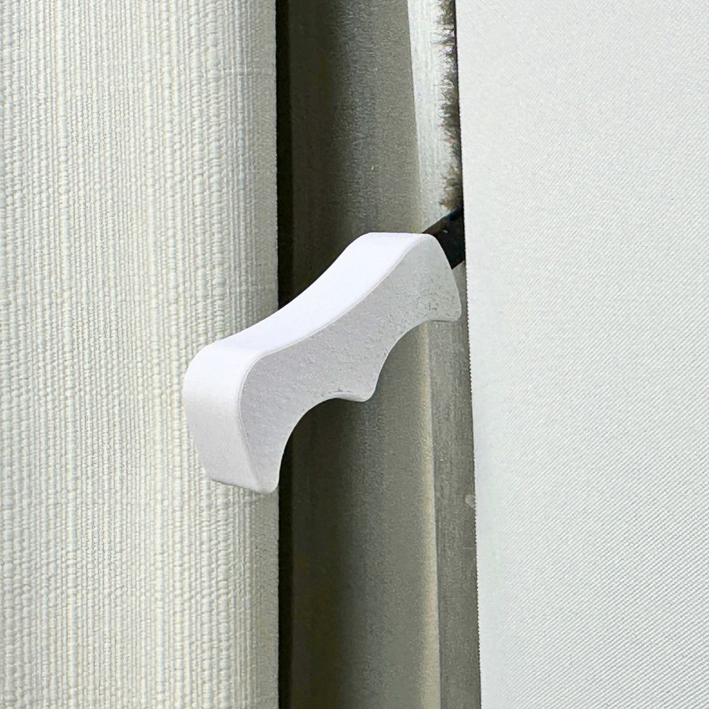 Comfort-Grip Window Knobs – High-Leverage Replacement Knobs for Airstream Windows, Multiple Colors